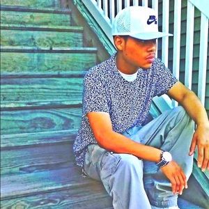 Meet your Posher, Simon